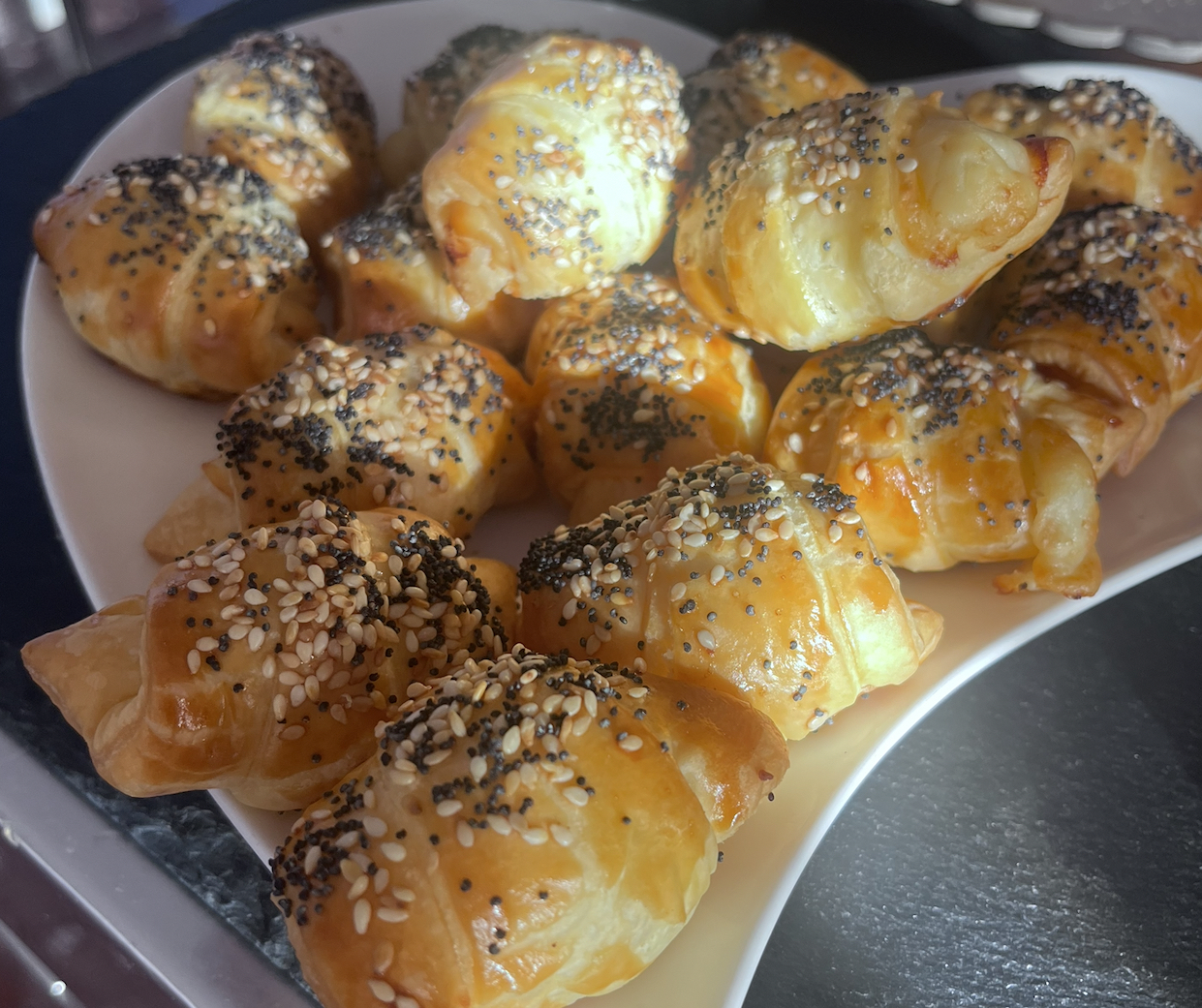 Bocconcini wurstel e formaggio — colazione salata Cristina